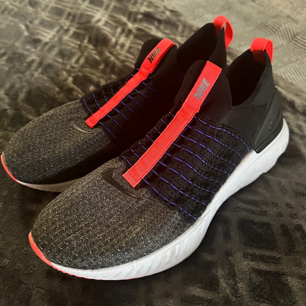 Nike Phantom’s Running Shoes
